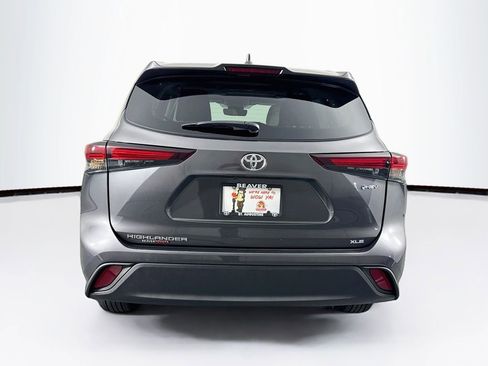 Used 2025 Toyota Highlander XLE AWD/4WD image 8