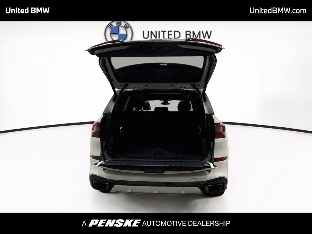 Used 2023 BMW X5 xDrive40i w/ Executive Package AWD/4WD image 14