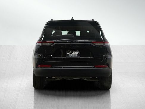 Used 2025 Jeep Grand Cherokee Limited w/ Black Appearance Package image 4