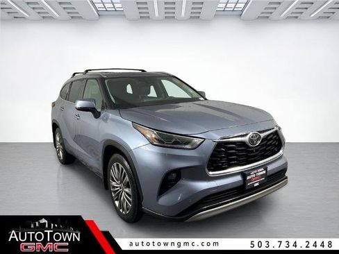 Used 2020 Toyota Highlander Platinum AWD/4WD image 1