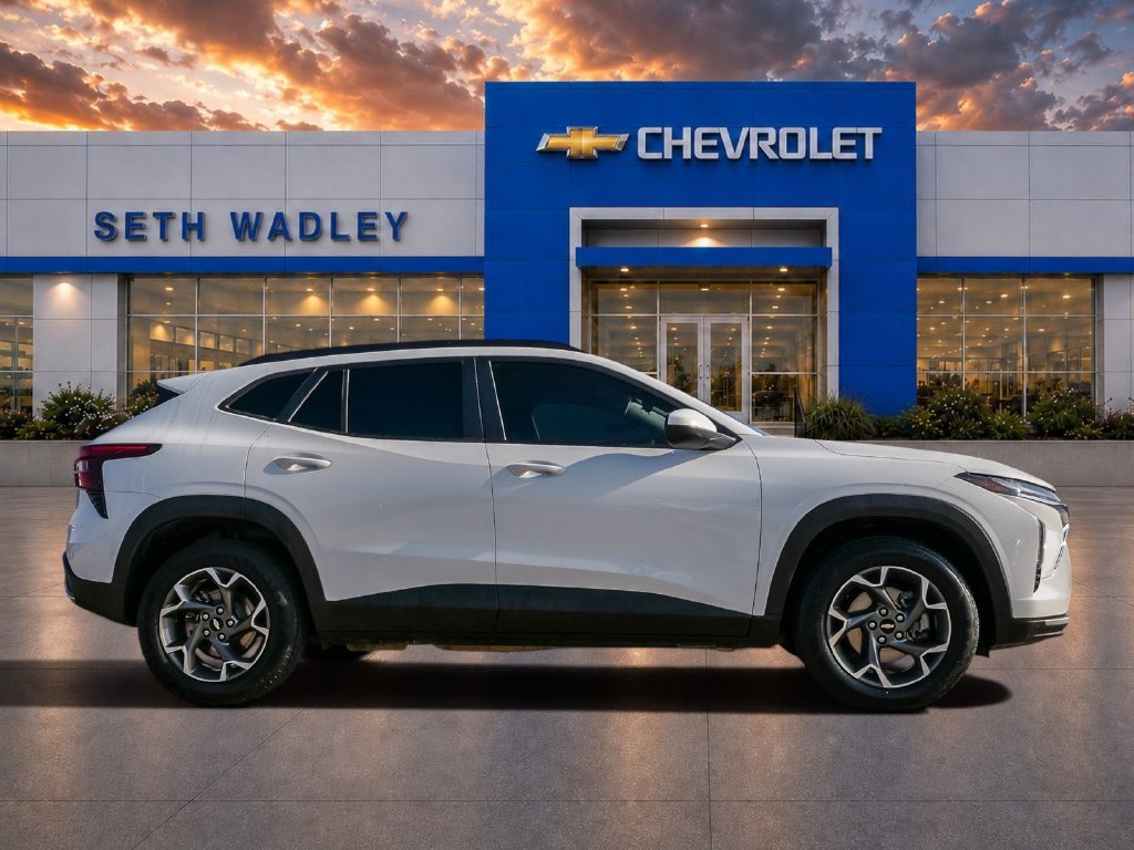Used 2024 Chevrolet Trax LT w/ Driver Confidence Package FWD image 8