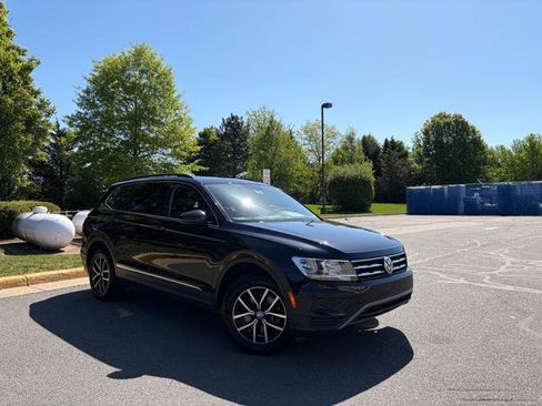 Used 2021 Volkswagen Tiguan SE AWD/4WD image 2
