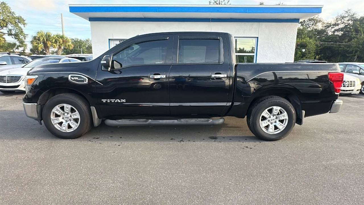 Used 2017 Nissan Titan SV RWD image 12