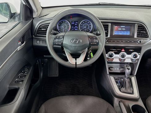 Used 2019 Hyundai Elantra SE w/ Winter Weather Package image 16