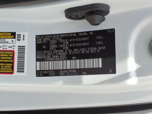 Used 2022 Toyota Sienna XLE FWD image 24