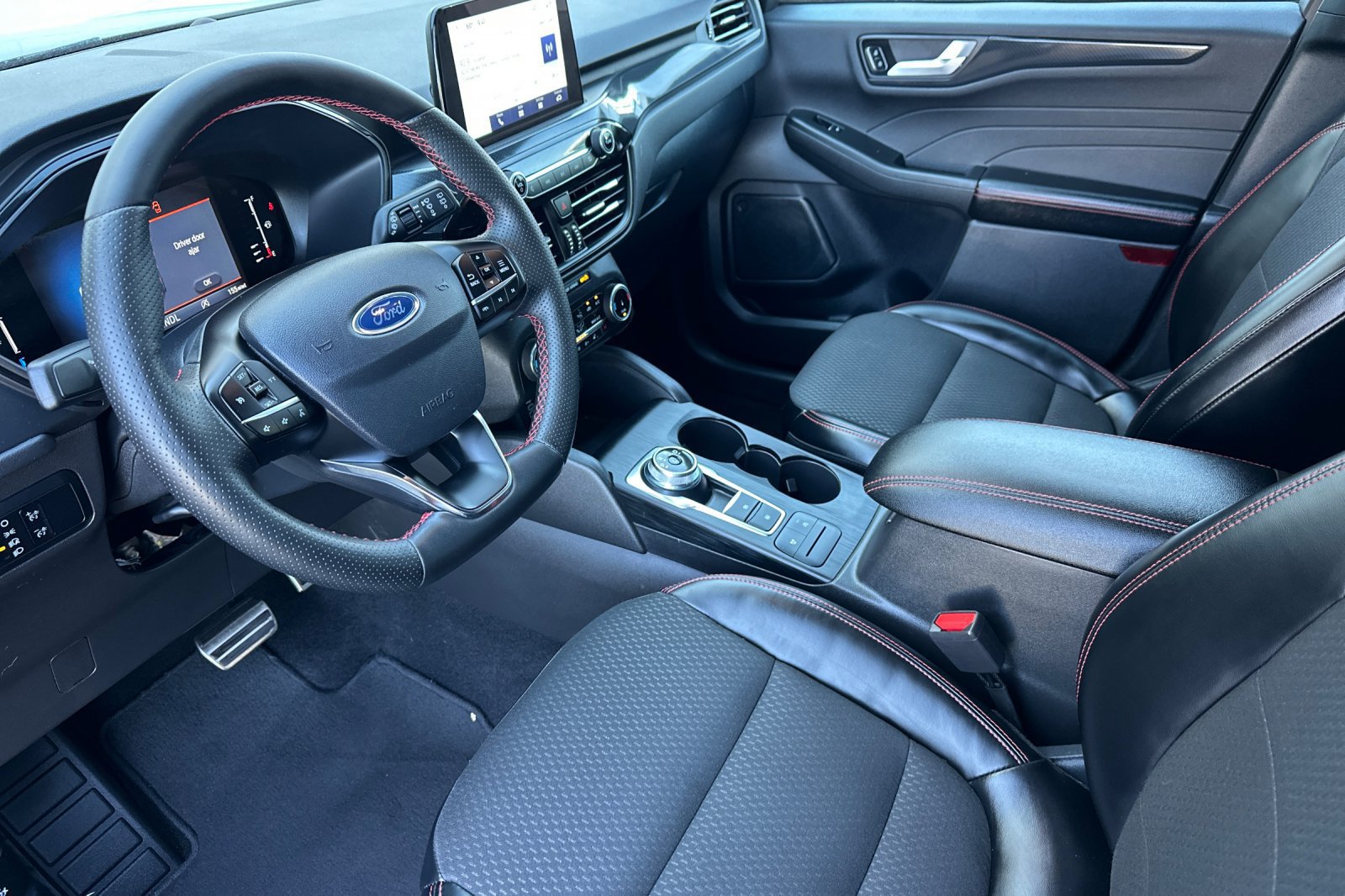 Used 2024 Ford Escape ST-Line AWD/4WD image 10