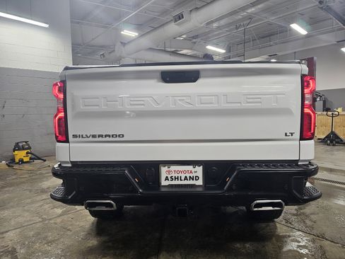 Used 2021 Chevrolet Silverado 1500 LT Trail Boss w/ Convenience Package II image 6