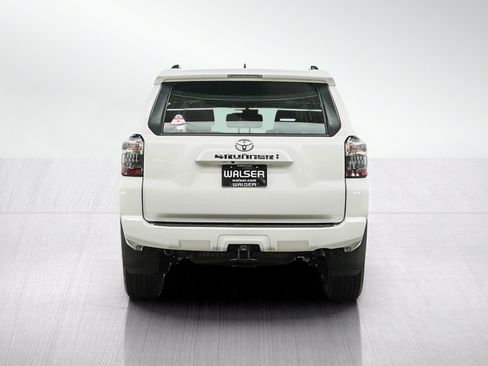 Used 2021 Toyota 4Runner SR5 Premium w/ Moonroof Package AWD/4WD image 4