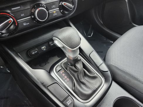 Used 2022 Kia Soul LX w/ Technology Package image 8