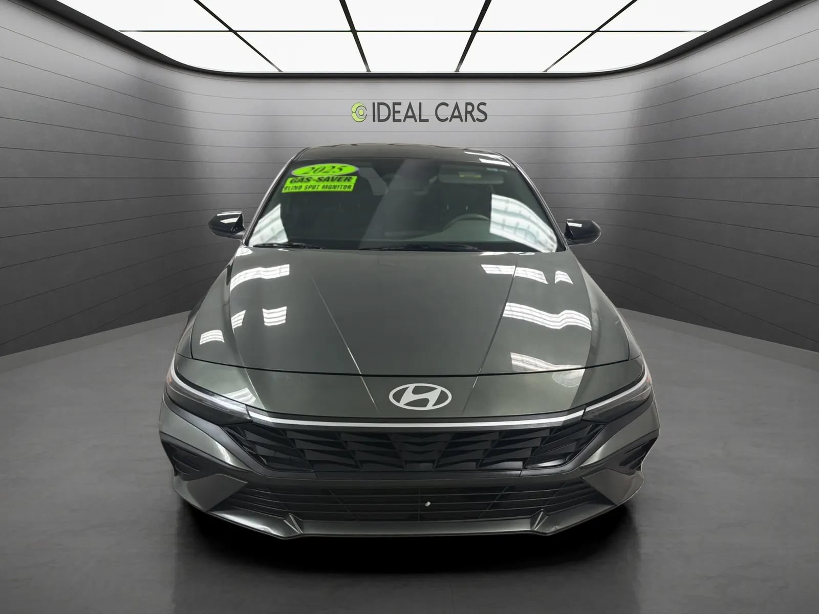 Used 2025 Hyundai Elantra Sport FWD image 2