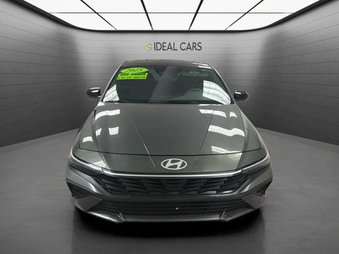 Used 2025 Hyundai Elantra Sport FWD image 2