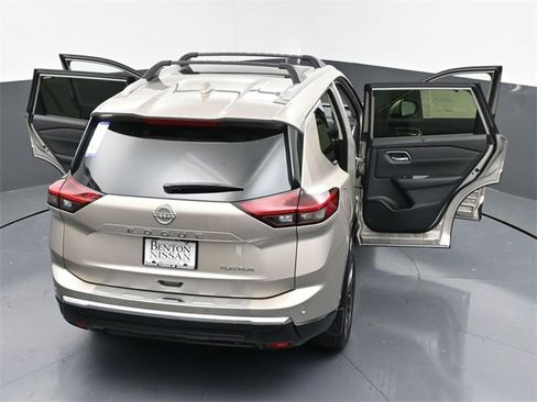 New 2025 Nissan Rogue Platinum w/ Platinum Premium Package image 46