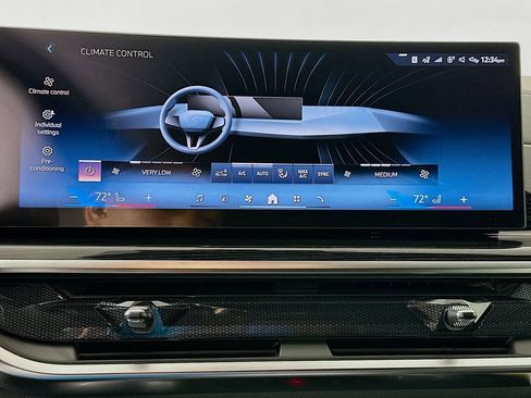 New 2026 BMW X5 xDrive40i w/ M Sport Package image 14