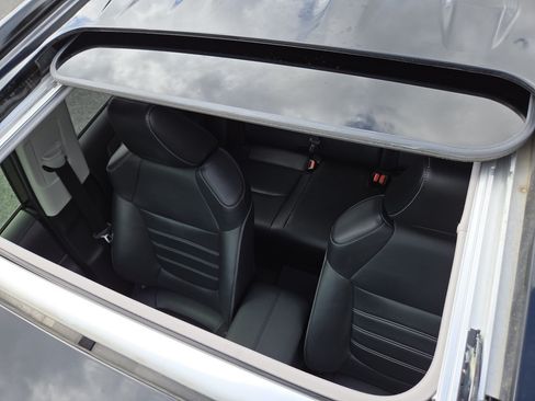 Used 2019 Toyota RAV4 XLE Premium FWD image 3