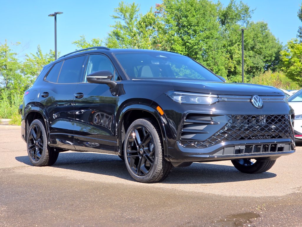 New 2026 Volkswagen Tiguan SE R-Line AWD/4WD image 2