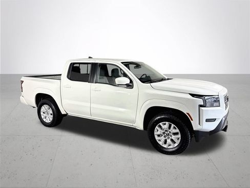 Used 2022 Nissan Frontier SV AWD/4WD image 4