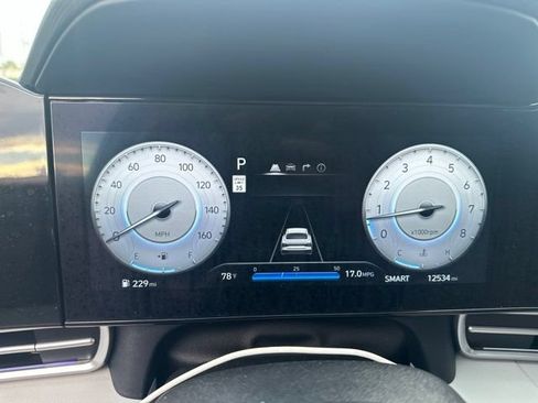Used 2025 Hyundai Elantra Limited FWD image 9