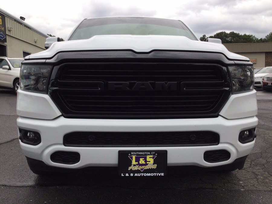 Used 2020 RAM 1500 4x4 Crew Cab image 4