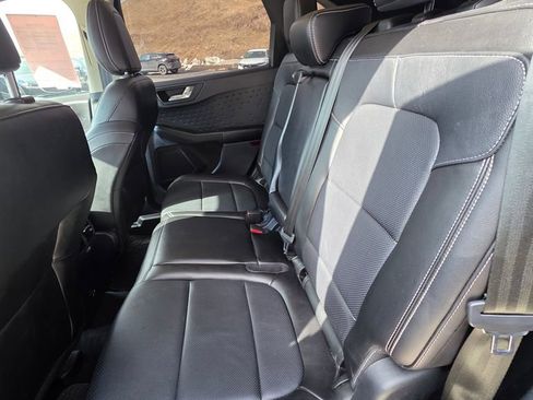 Used 2020 Ford Escape Titanium image 10