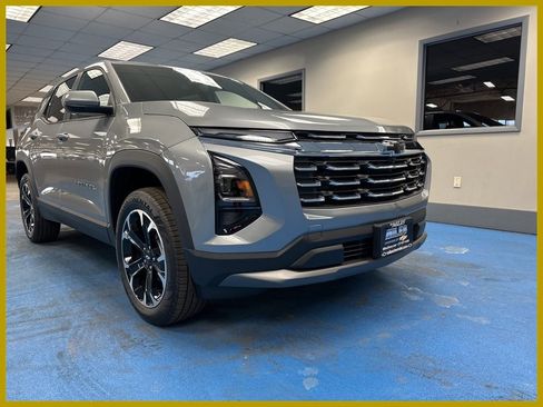 New 2026 Chevrolet Equinox LT w/ Convenience Package II image 1