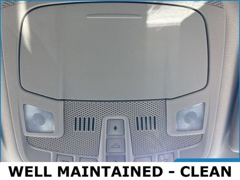 Used 2017 Ford Fusion SE w/ Fusion SE Technology Package image 18