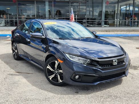 Used 2017 Honda Civic Touring image 2