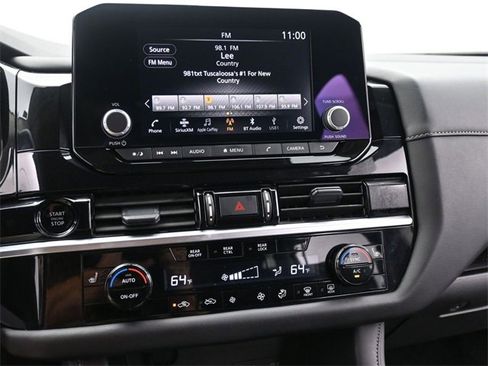 Used 2025 Nissan Pathfinder SV image 23