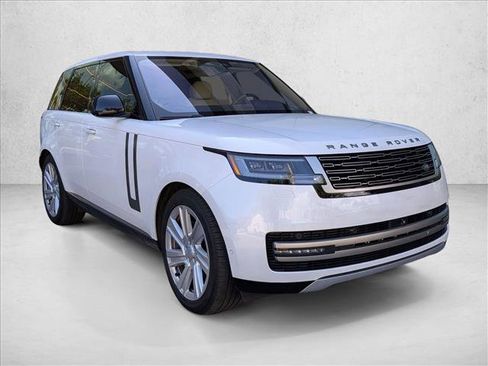 Used 2023 Land Rover Range Rover SE image 3