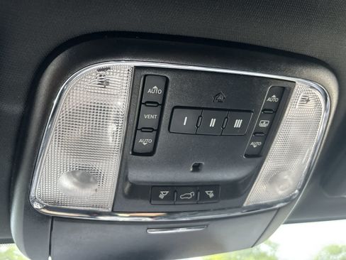 Used 2017 Jeep Grand Cherokee Limited w/ Luxury Group II AWD/4WD image 26