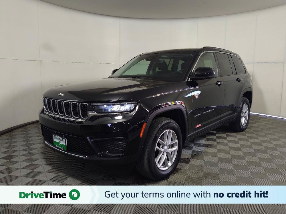 Used 2023 Jeep Grand Cherokee Laredo w/ Luxury Tech Group I AWD/4WD image 1