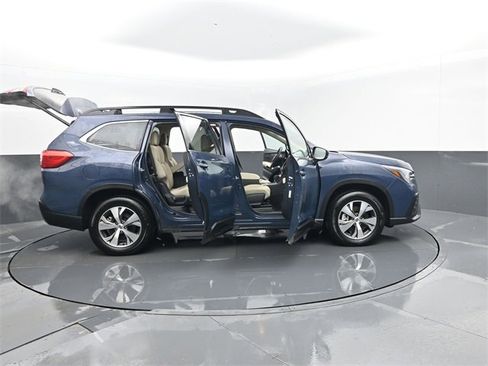 Used 2024 Subaru Ascent Premium w/ Convenience Package image 30