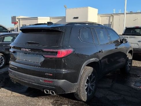 Used 2024 GMC Acadia AT4 w/ Luxury Package image 2