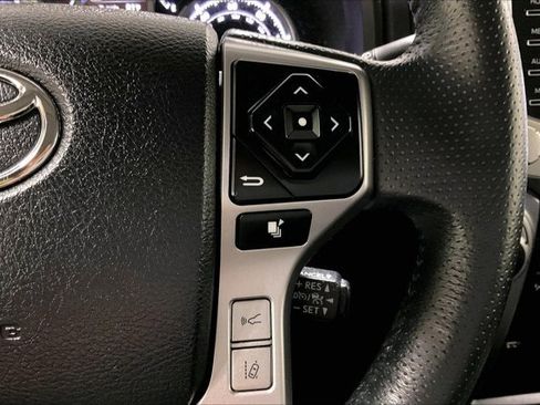 Used 2021 Toyota 4Runner Limited AWD/4WD image 19