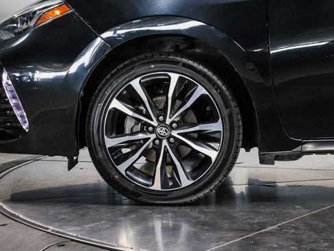 Certified 2018 Toyota Corolla SE w/ Carpet Mat Package (TMS) FWD image 10
