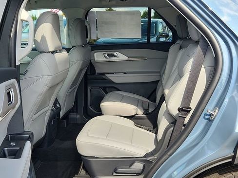 New 2025 Ford Explorer Active w/ Active Comfort Package image 5