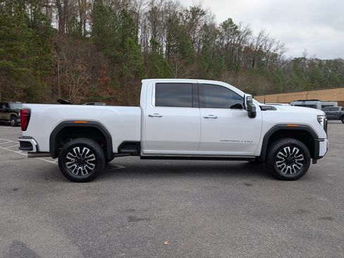 Used 2024 GMC Sierra 2500 Denali Ultimate w/ Max Trailering Package image 10