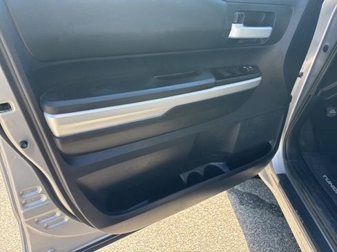 Used 2016 Toyota Tundra SR5 w/ Tow Package image 14