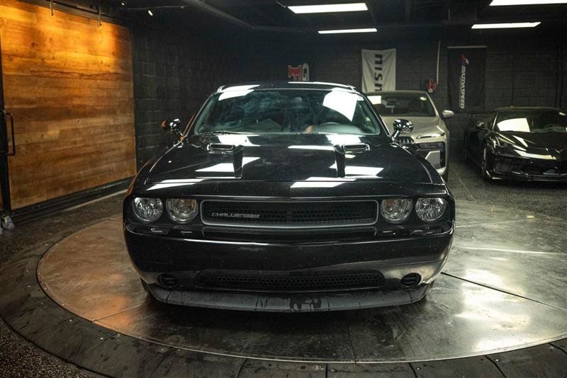 Used 2014 Dodge Challenger SXT RWD image 4