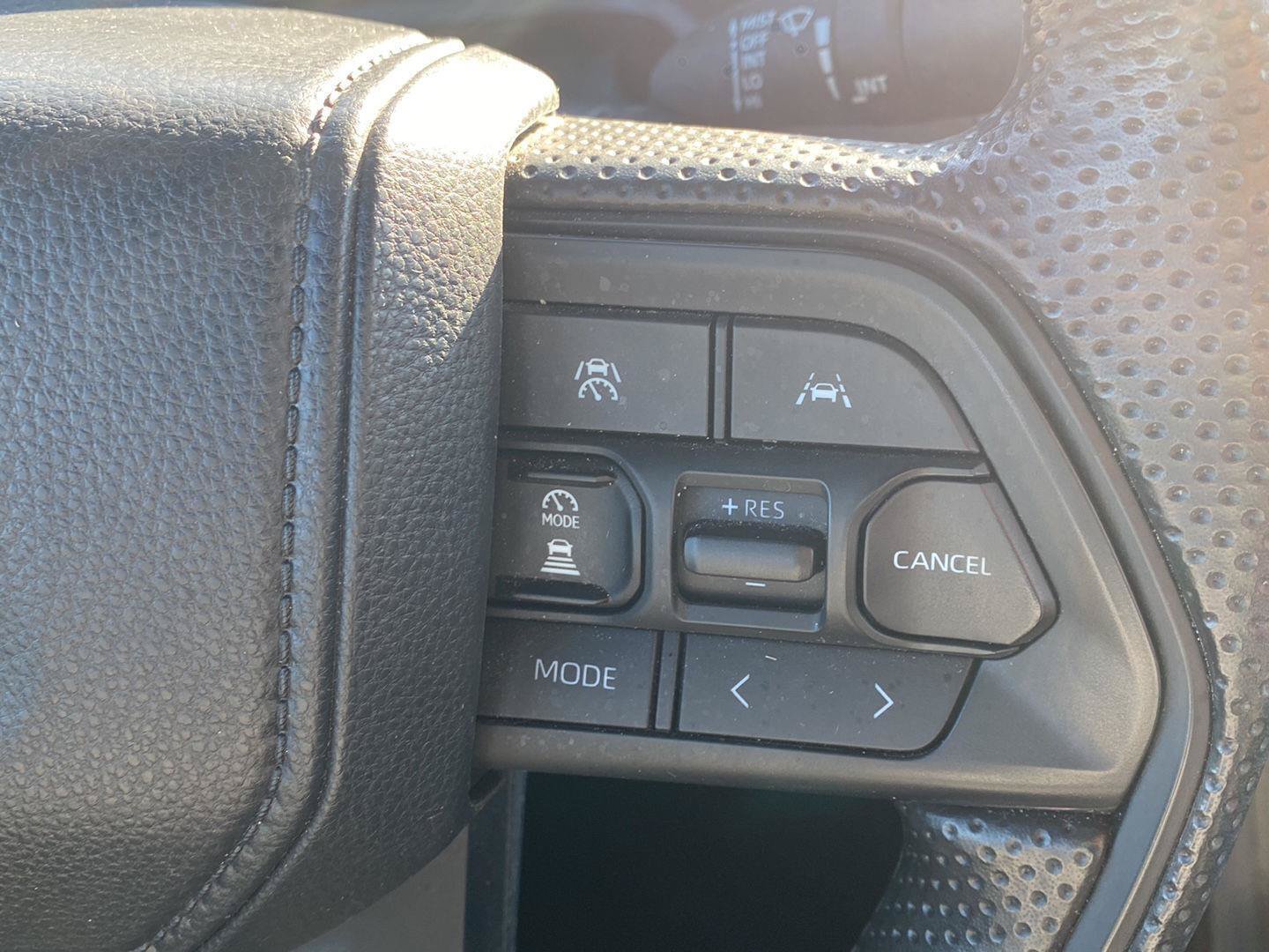 Used 2025 Toyota Tacoma SR5 AWD/4WD image 18