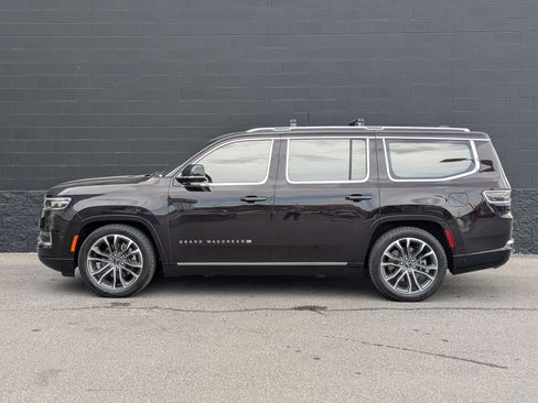 Used 2023 Jeep Grand Wagoneer Series III w/ Rear Seat Video Group 1 image 8