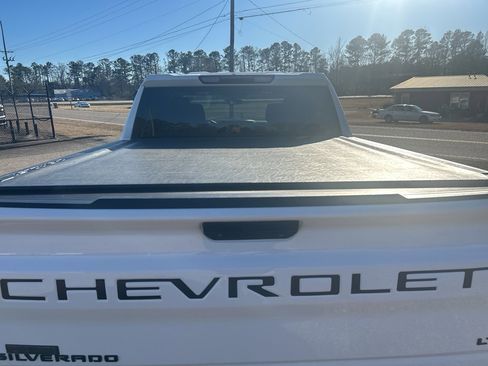 Used 2021 Chevrolet Silverado 1500 LT Trail Boss w/ LPO, Dark Essentials Package image 5