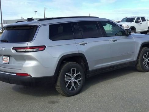 New 2025 Jeep Grand Cherokee L Limited w/ Luxury Tech Group II image 8