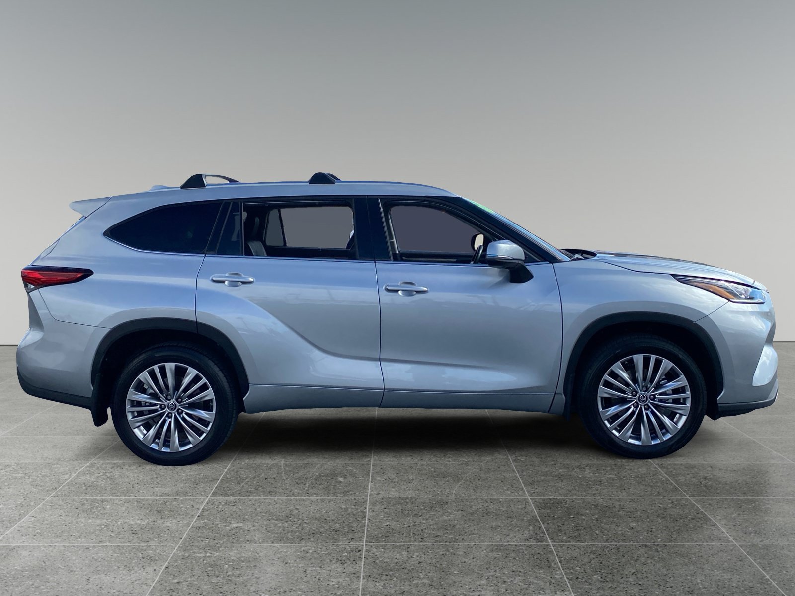 Used 2022 Toyota Highlander Platinum FWD image 6