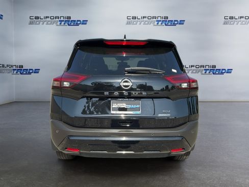 Used 2023 Nissan Rogue SV w/ SV Premium B Package FWD image 6