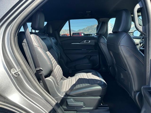 Used 2025 Ford Explorer ST-Line AWD/4WD image 28