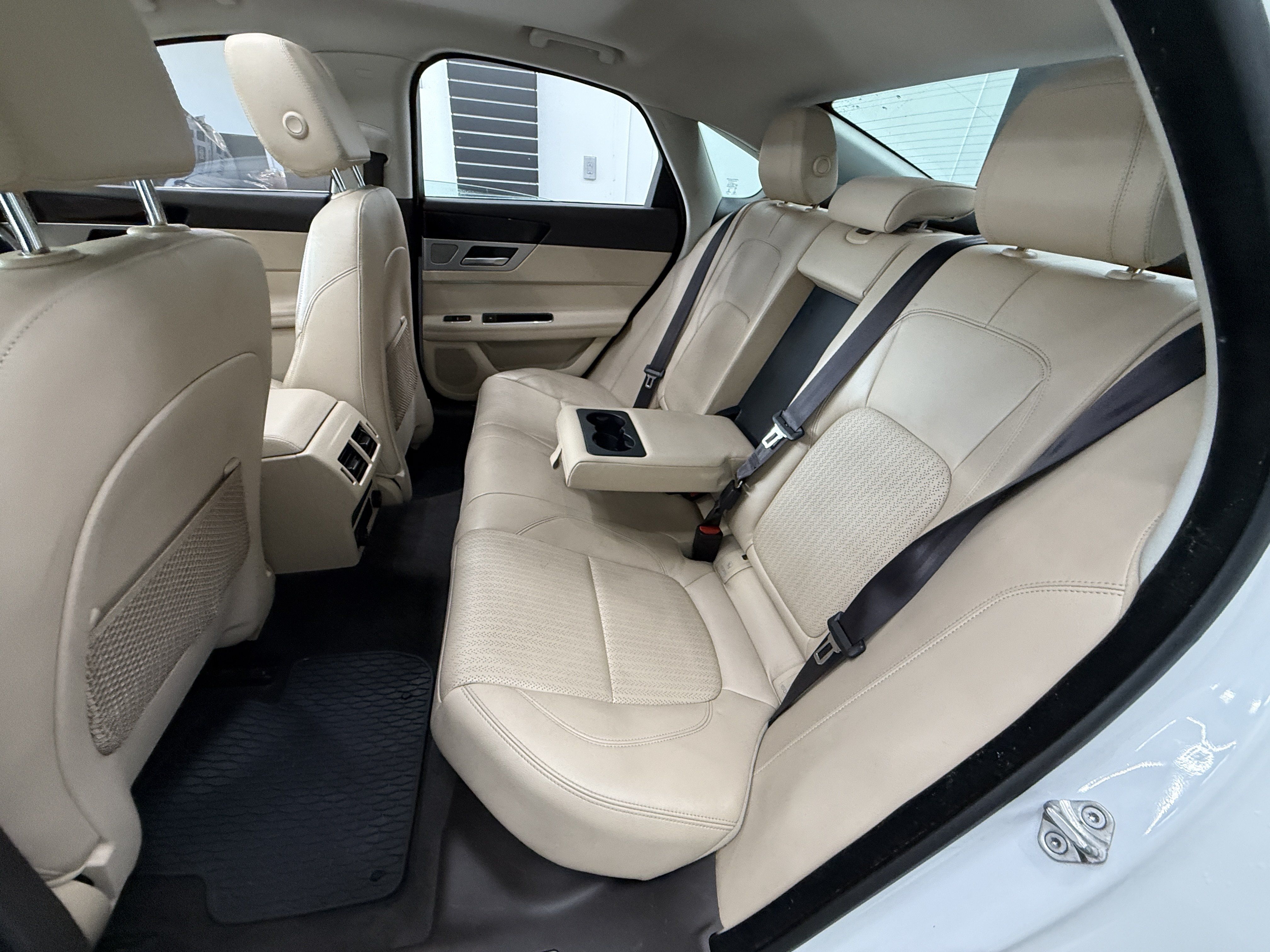 Used 2017 Jaguar XF Prestige AWD/4WD image 24