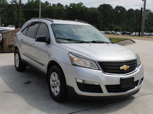 Used 2014 Chevrolet Traverse LS image 22
