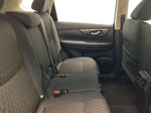 Used 2018 Nissan Rogue S AWD/4WD image 19