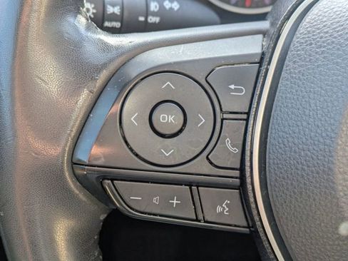 Used 2021 Toyota RAV4 XLE Premium image 27