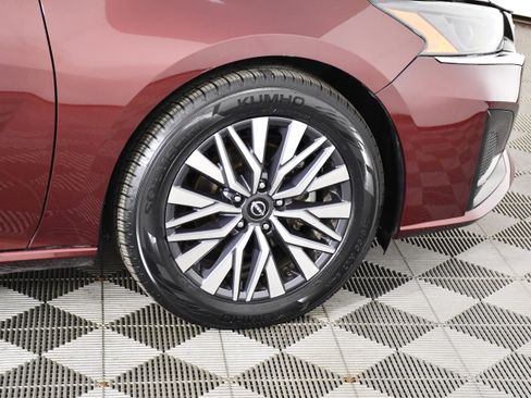 Used 2024 Nissan Altima 2.5 SV FWD image 51